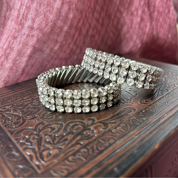 Vintage 1950s Marilyn Monroe inspired Faux Bracelets Bracelets - Picture 3 of 4